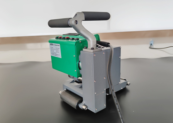 Machine de coupe à chaud à géomembrane HDPE 220V 2400W 1.0-4.0mm PP Liner d'étang