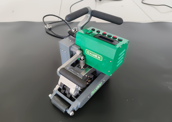 Machine de coupe à chaud à géomembrane HDPE 220V 2400W 1.0-4.0mm PP Liner d'étang