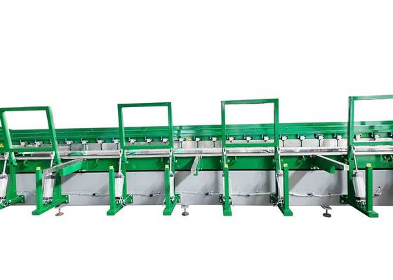 La machine de soudure en plastique standard de feuille de DVS, 4 mètres couvrent la soudeuse de fusion de bout