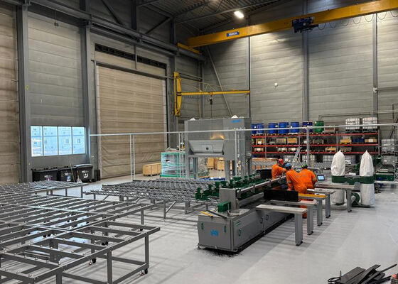 Machine de soudage par fusion bout à bout de tôles PEHD SWT-PH6000 pour la fabrication de grandes cuves pour l'aquaculture du saumon en Norvège