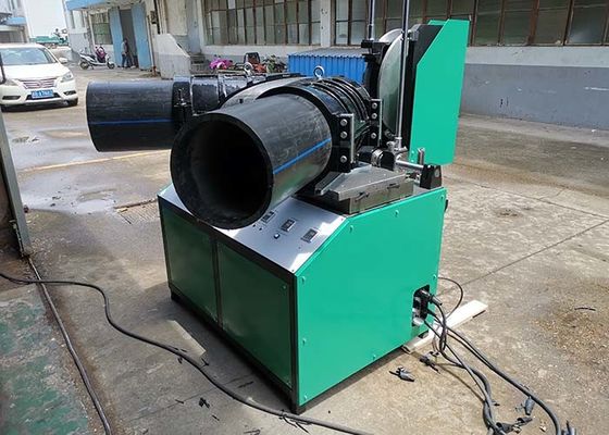 Atelier adaptant la machine de soudure par fusion de bout de HDPE de 315mm